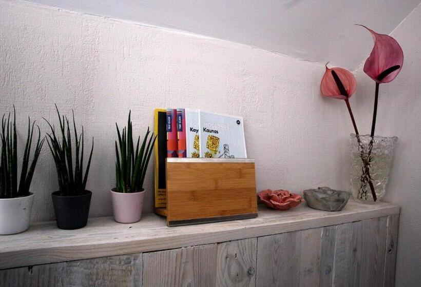 اتاق استاندارد سه تخته با بالکن, Dp Art Residence   Self Check In