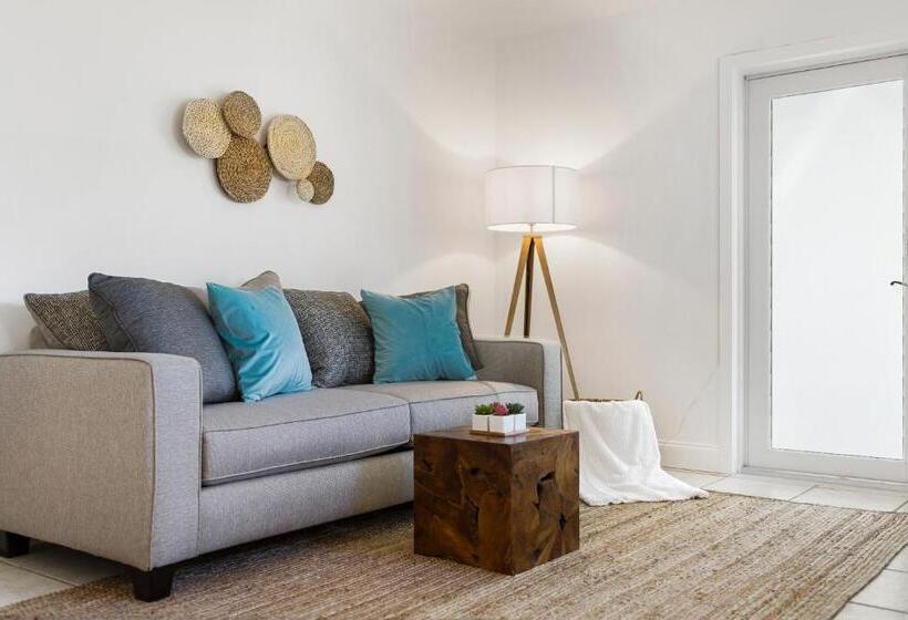 آپارتمان لوکس 1 خوابه, Alani Bay Premium Condos