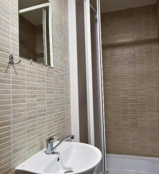 Standard room with outdoor bath, Hostel Laurita