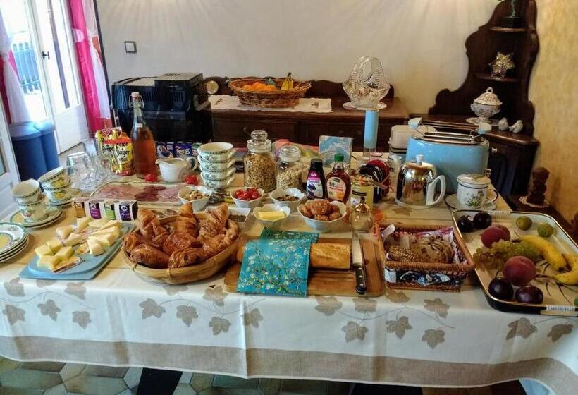 اتاق لوکس با بالکن, Les Ecureuils