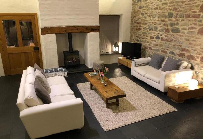Дом 1 Спальня, Dan Y Graig Barn, Carmarthen