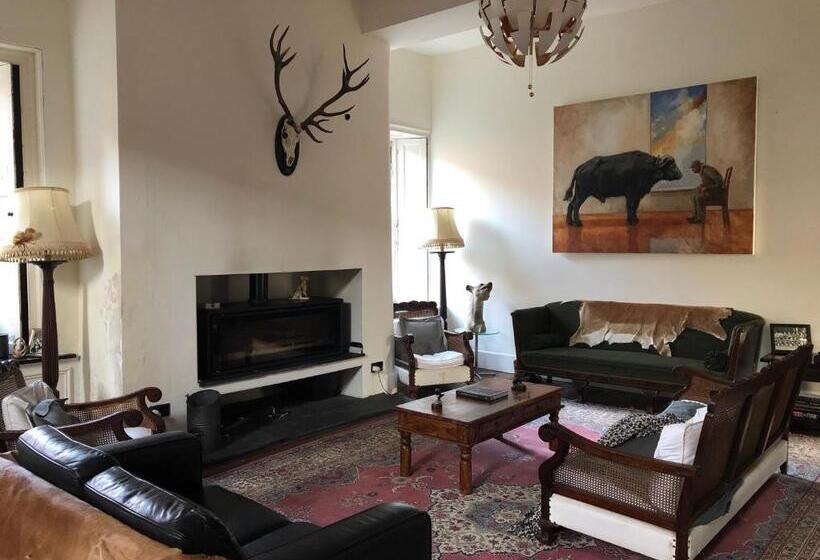 Номер Стандарт, Caynham Court