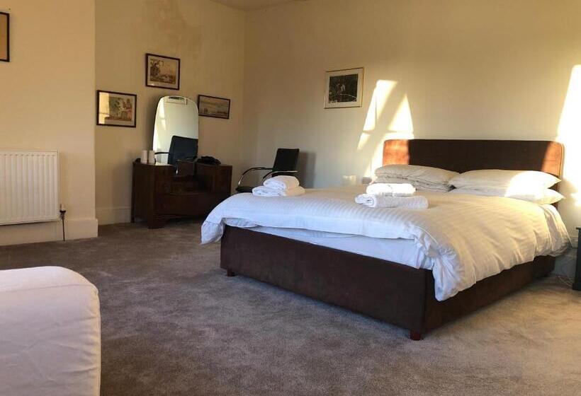 Номер Стандарт, Caynham Court