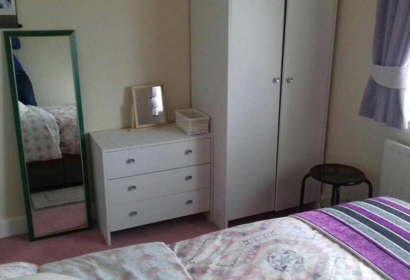اتاق استاندارد با سرویس بهداشتی مشترک, Ashling House Ardara F94t6n7