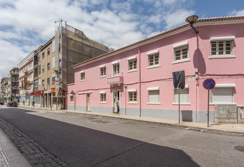 Студия Стандарт, Family Home  Lisboa