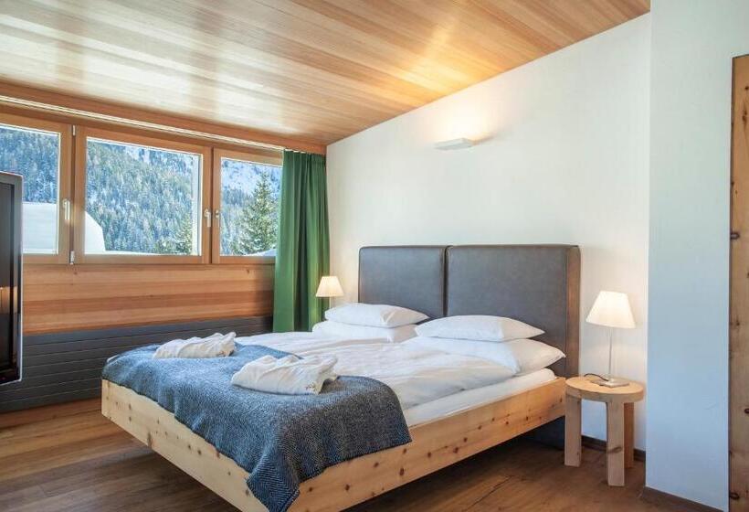 سوییت جونیور, Boutique Hotel Cervus