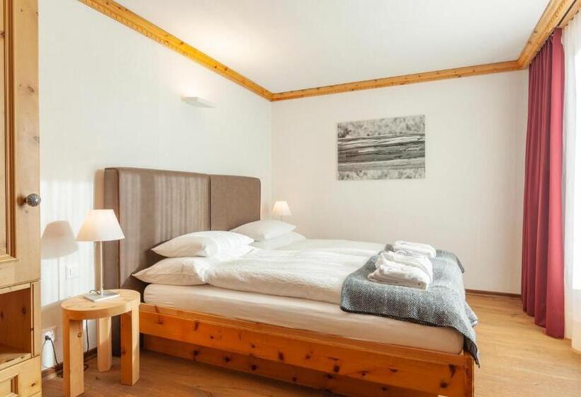 سوییت جونیور با بالکن, Boutique Hotel Cervus