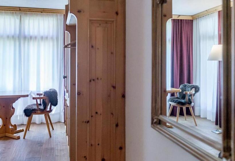 سوییت جونیور با بالکن, Boutique Hotel Cervus