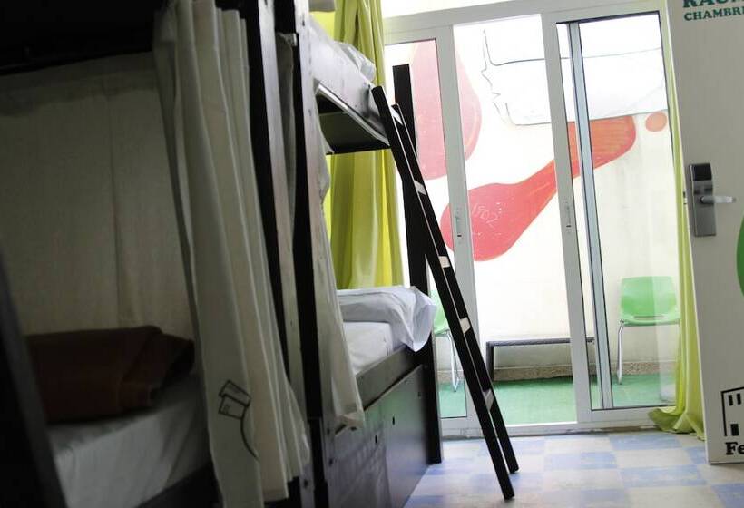 Bed in Shared Room with Shared Bathroom, Feel Hostels Soho Malaga