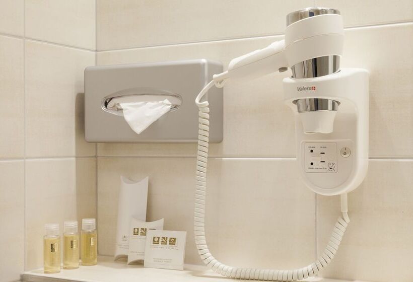 Pokój Rodzinny, Comfort Hotel Lille L Union