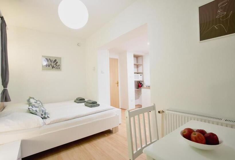 Полулюкс, Apartmány Bramborka