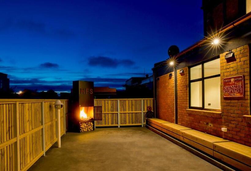 Апартаменты 3 Спальни, Hokitika Fire Station Boutique Accommodation