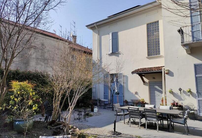 استودیوی استاندارد, Villa Scalabrini