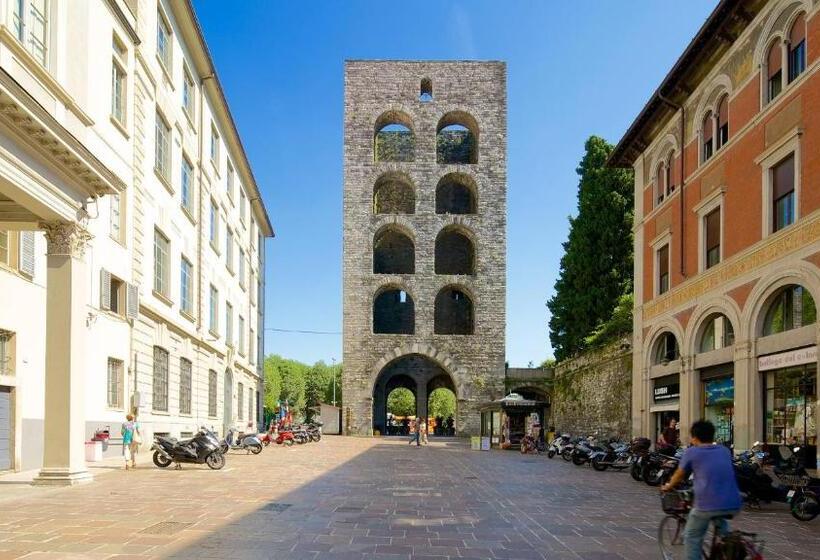 اتاق استاندارد با چشم‌انداز باغ, Villa Scalabrini