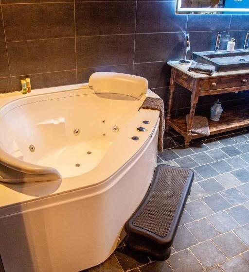 Люкс Повышенной Комфортности, Een Vleugje Wellness In De Voerstreek   Bed & Brocante Onder De Poort
