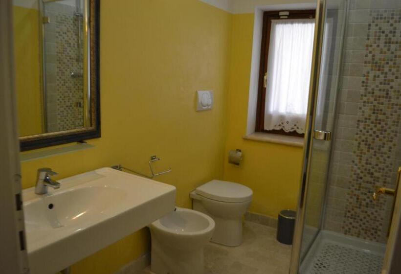 Quarto Estandar com Terraço, Saturnia Country Villas