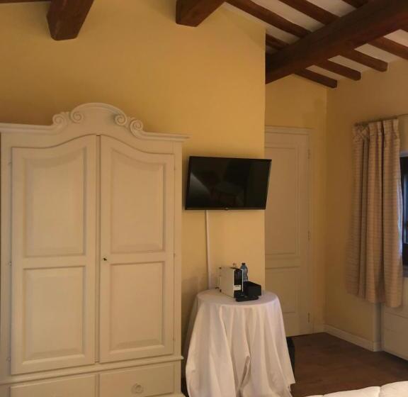 Quarto Estandar com Terraço, Saturnia Country Villas