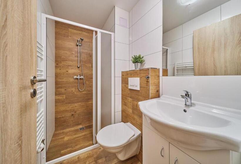 اتاق استاندارد با چشم‌انداز باغ, Residence Ruth