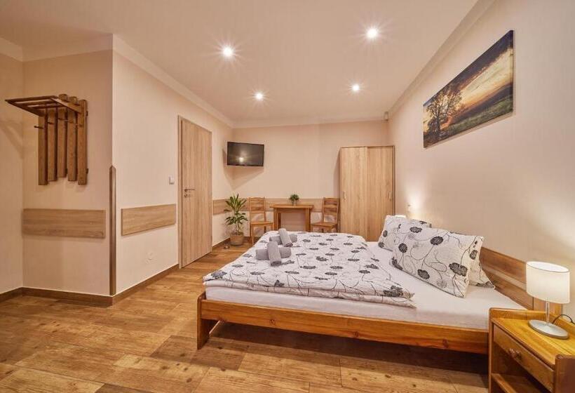 اتاق استاندارد با چشم‌انداز باغ, Residence Ruth