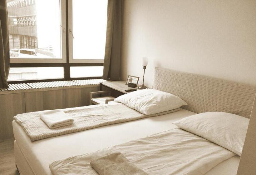 스탠다드 스튜디오, Sroom 118 And 119 In Center