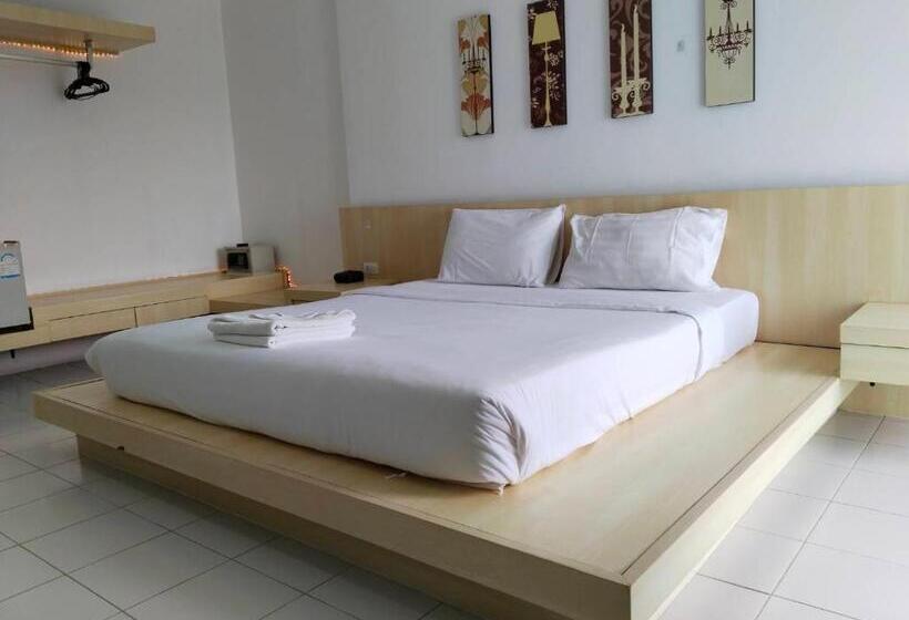带阳台的豪华间, Urban Patong Residence