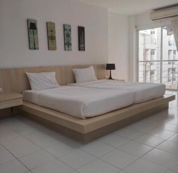 标准间带阳台, Urban Patong Residence