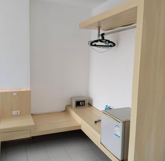 标准间带阳台, Urban Patong Residence