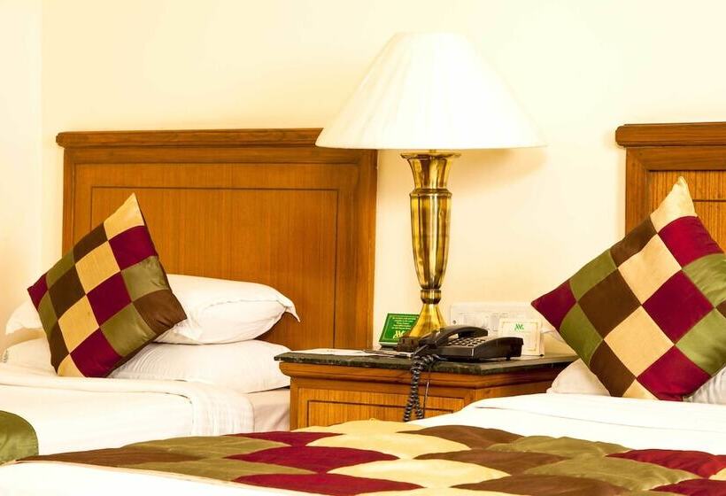 Deluxe Room, M.k