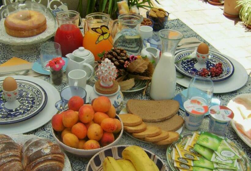 اتاق لوکس, Mauripe