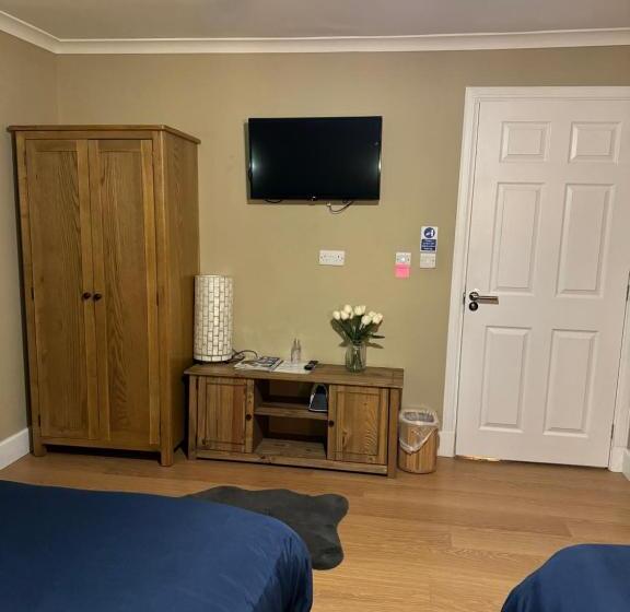 Номер Стандарт Трехместный, The Milton Bed & Breakfast