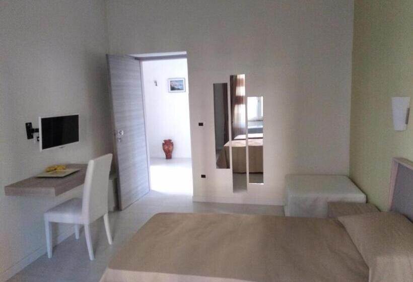Номер Стандарт, Santo S House