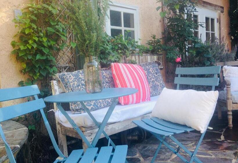 Дом 1 Спальня, Under The Tuscan Sun Cottage In West Los Angeles