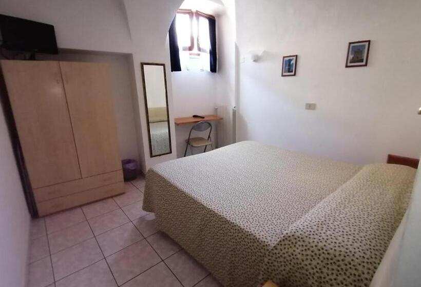 标准单人间, Camere La Torre