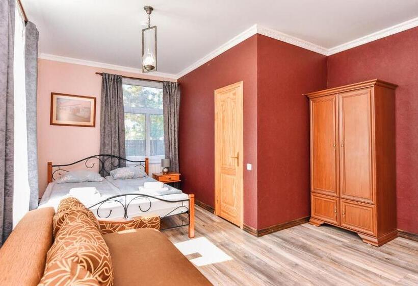 اتاق استاندارد چهار تخته, Villa Victoria