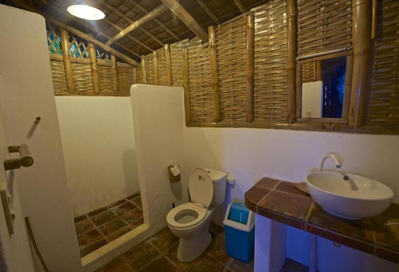 景色の見えるスタンダード４人部屋, Kookoo S Nest Eco Lodge