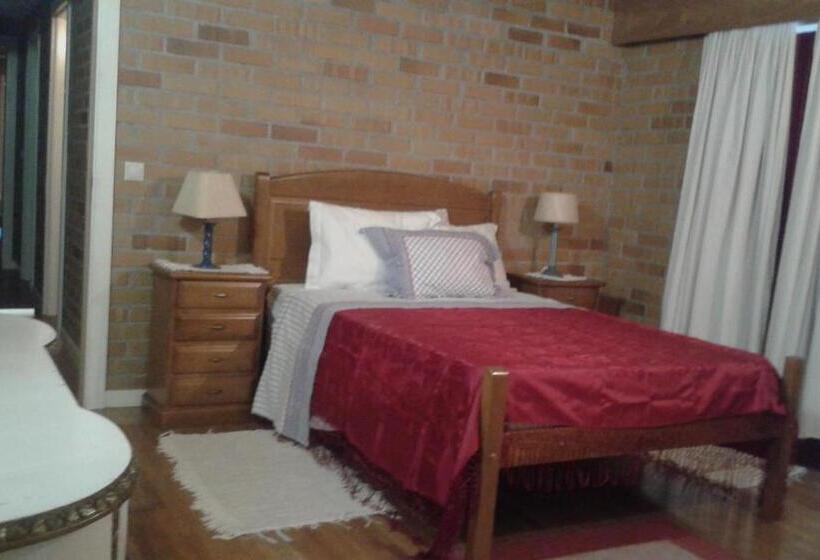 آپارتمان 1 خوابه با بالکن, Casa Dos Confrades