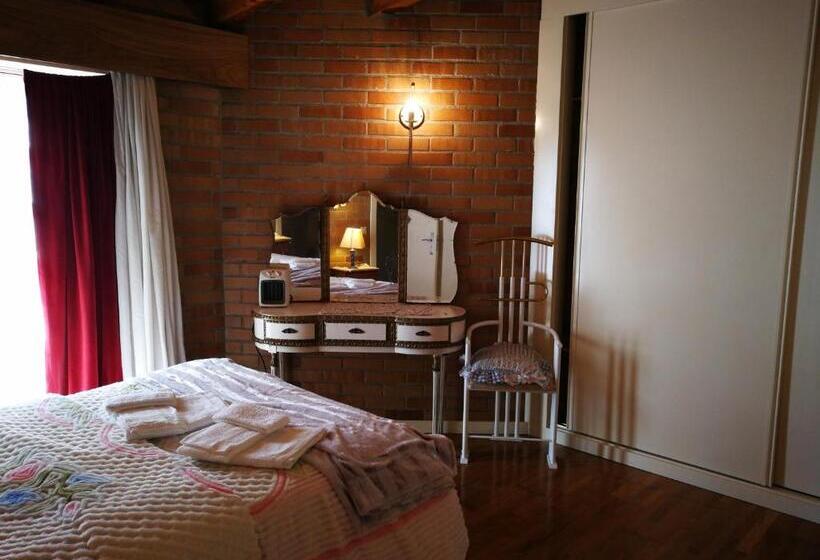 آپارتمان 1 خوابه با بالکن, Casa Dos Confrades