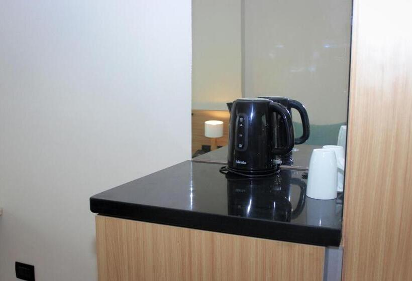 اتاق سوپریور با چشمانداز شهر, Redcon Suites