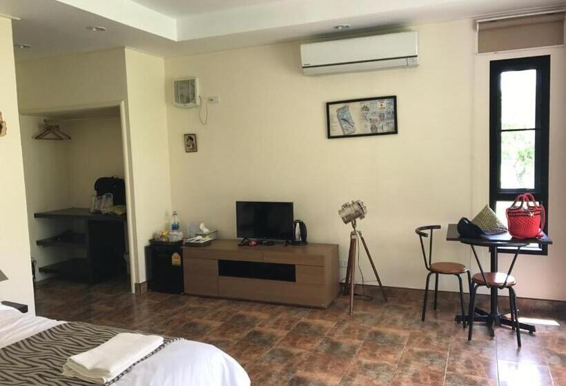 اتاق خانوادگی, B&b Forest Hill Khao Yai