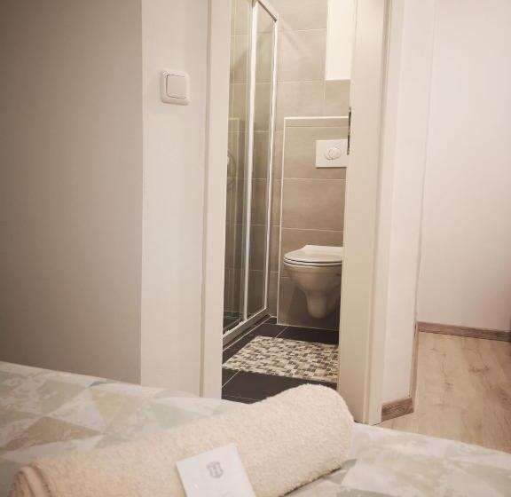 חדר סטנדרט לשלושה, Pension Forstfeld Kassel