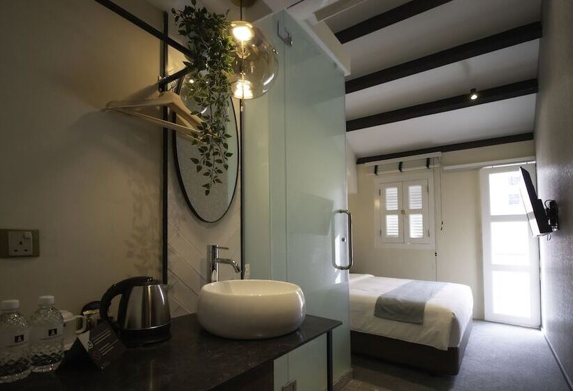اتاق پریمیوم با بالکن, Harbour Ville Hotel   Hamilton