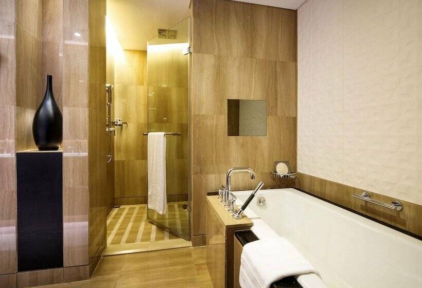 Люкс Клуб, Sofitel Abu Dhabi Corniche