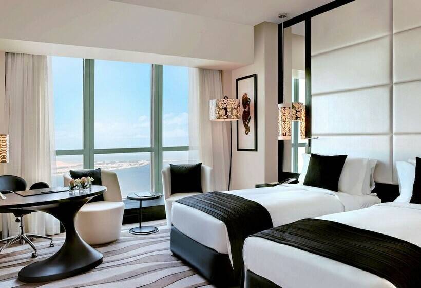 Номер Superior Вид на Город, Sofitel Abu Dhabi Corniche