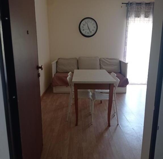 带1个卧室的带阳台的公寓, Bouganville Residence