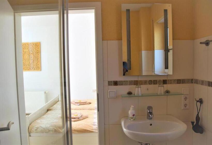 Номер Стандарт Вид на Сад, Karuna Haus