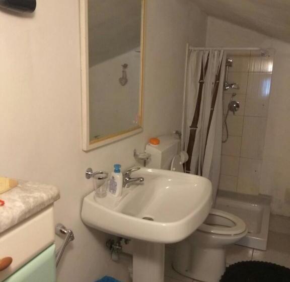 家庭房间共用浴室, L Appoggio