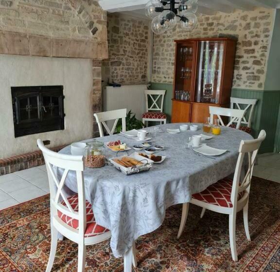 Семейный Номер, Domaine De La Cour Vautier