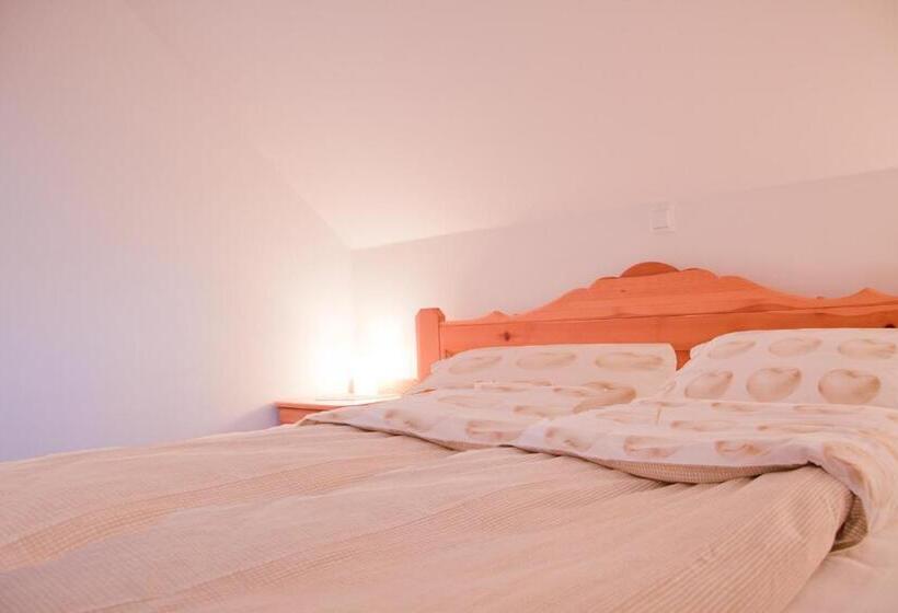 اتاق کلاسیک سه تخته, Farm Stay Bukovje