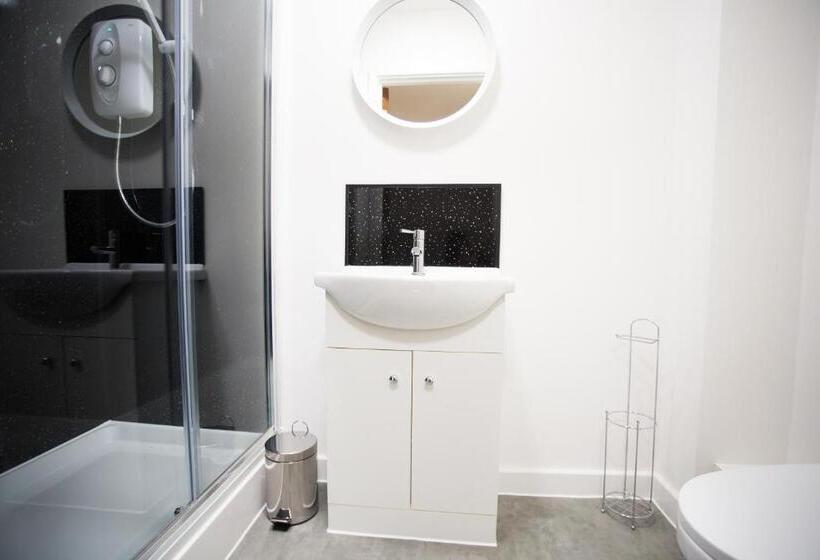 Quarto Estandar Individual, Whiteley Mill