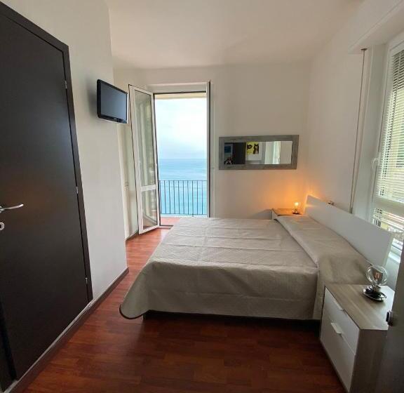 اتاق استاندارد با چشم‌انداز دریا, Sollevante Guest House